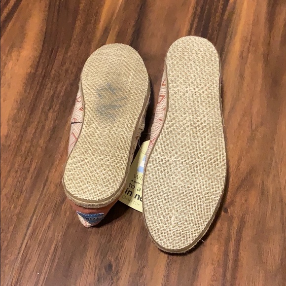 Toms Clay Diamond Jacquard Rope Sole Flats - Picture 6 of 6